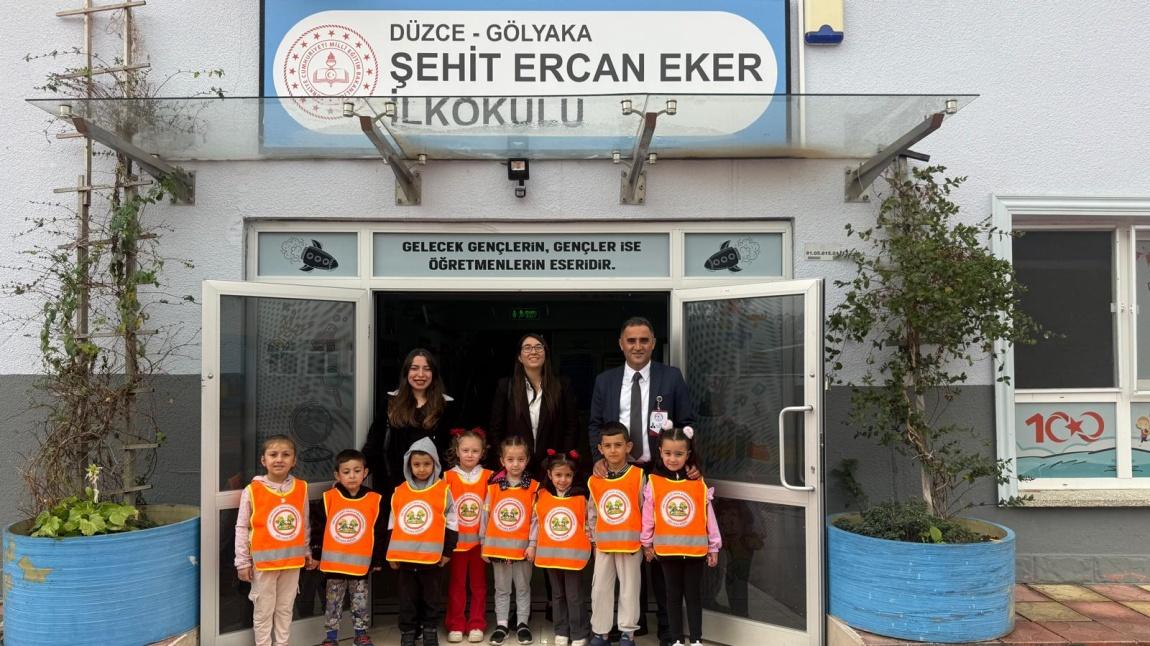 Güneş Sınıfı Şehit Ercan Eker İlkokuluna İlköğretim Haftası'nı Kutlamaya Gitti
